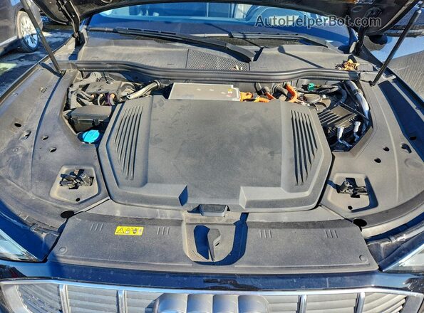 WA1VABGE2KB011440 2019 AUDI E-TRON Черный Вид подкапотного пространства