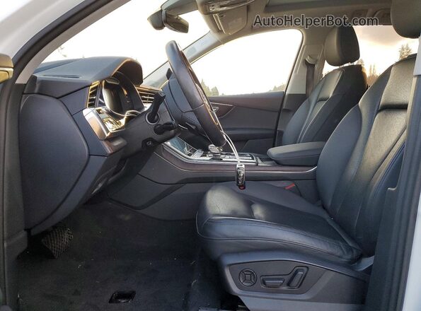 WA1VXAF76LD001088 2020 AUDI Q7 White Widok wnętrza z przodu