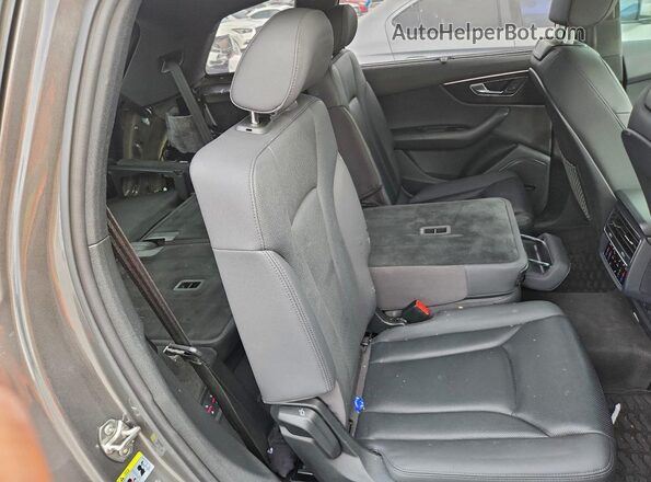 WA1VXAF78LD012299 2020 AUDI Q7 Gray Widok tylnych siedzeń