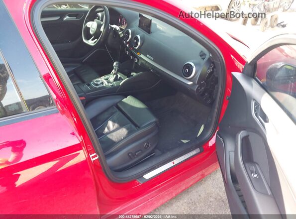 WAUB1GFF2H1079507 2017 AUDI S3 Red Widok wnętrza z przodu
