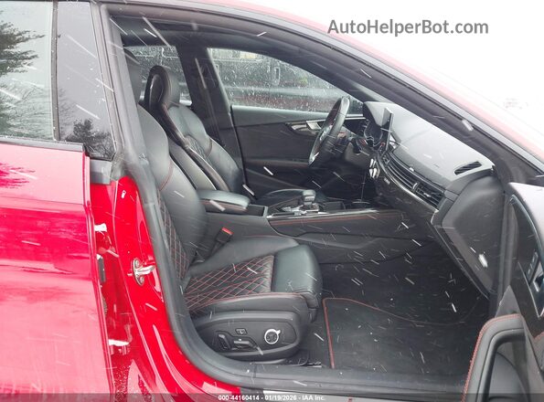 WAUB4CF56PA014553 2023 AUDI S5 Red Vista interior delantera