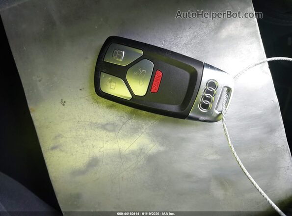 WAUB4CF56PA014553 2023 AUDI S5 Red Vista del salpicadero