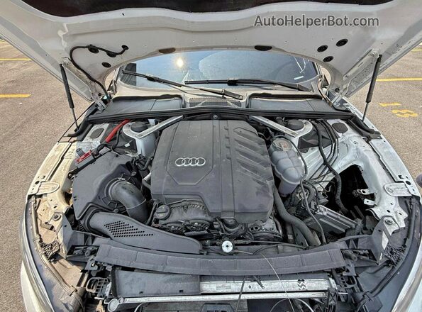 WAUCBCF5XMA061395 2021 AUDI OTHER Белый Вид салона спереди