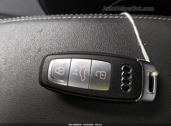 WAUH3DGY3RA015058 2024 AUDI S3 Желтый Вид панели приборов