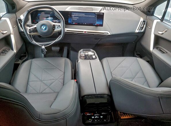 WB523CF09RCP12104 2024 BMW IX White Առջևի վահանակի տեսք