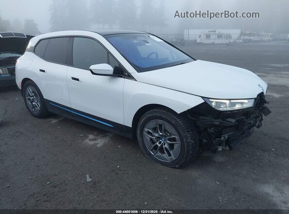 WB523CF0XPCL85595 2023 BMW IX White Front right