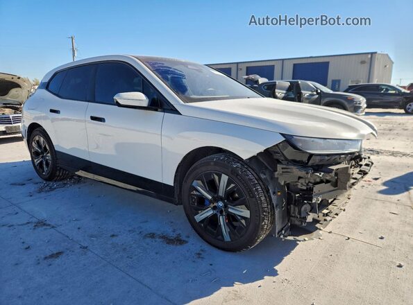 WB523CF0XPCM04324 2023 BMW IX White Передня права чверть