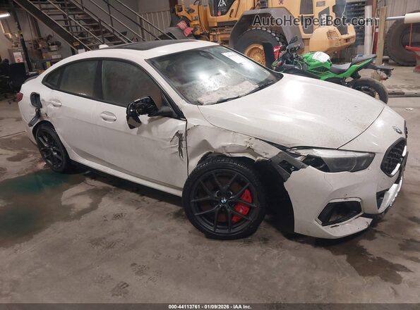 WBA13AL09R7P50835 2024 BMW M235 GRAN COUPE White Սալոնի հետևի տեսք