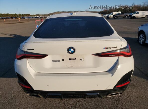 WBA13AW0XNFM70501 2022 BMW M4 White Rear view