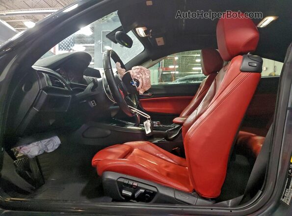 WBA1J9C56GV372188 2016 BMW M2 Серый Вид салона спереди