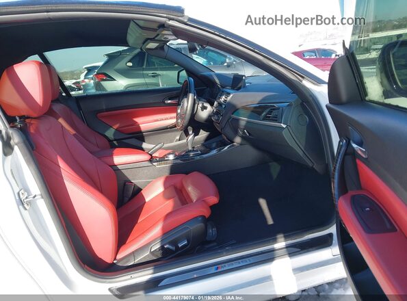 WBA1M5C56GV327252 2016 BMW M2 Белый Вид салона спереди