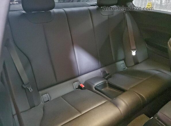 WBA2J7C52KVD61239 2019 BMW M2 Charcoal Widok tylnych siedzeń