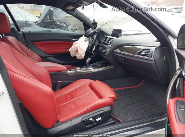 WBA2L1C36HV666710 2017 BMW M2 Белый Вид салона спереди