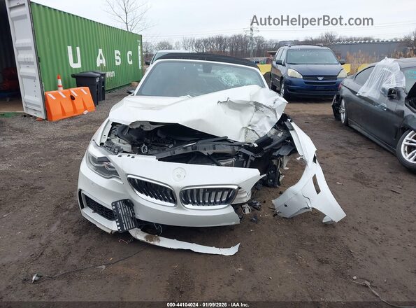 WBA2L1C36HV666710 2017 BMW M2 Белый Вид панели приборов
