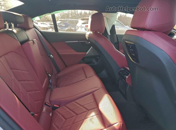 WBA53FJ07RCS28035 2024 BMW 5 SERIES Белый Вид задних сидений