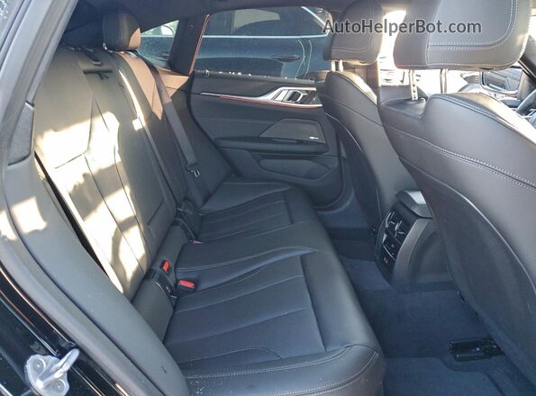 WBA63FB01SFV02725 2025 BMW M4 Black Widok tylnych siedzeń