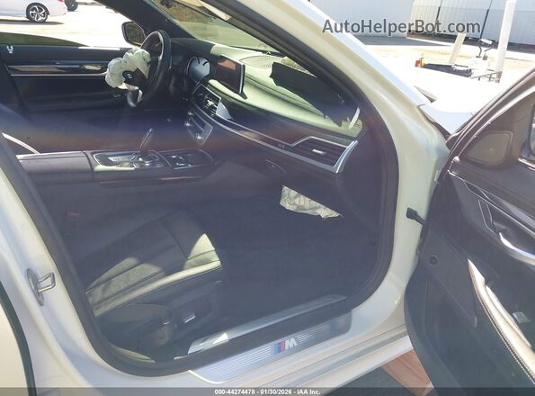 WBA7E2C58KB454326 2019 BMW OTHER White Vista interior delantera