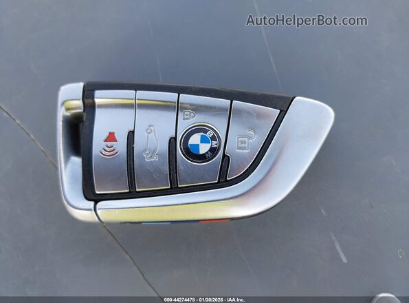 WBA7E2C58KB454326 2019 BMW OTHER White Vista del salpicadero