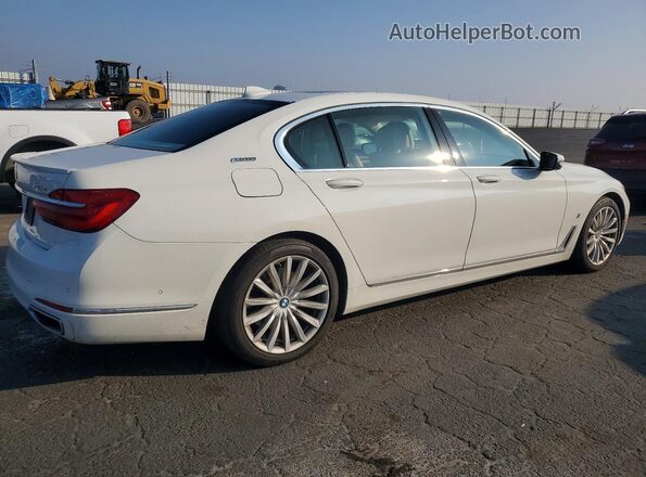 WBA7J2C57JG938324 2018 BMW OTHER Белый Передняя правая четверть