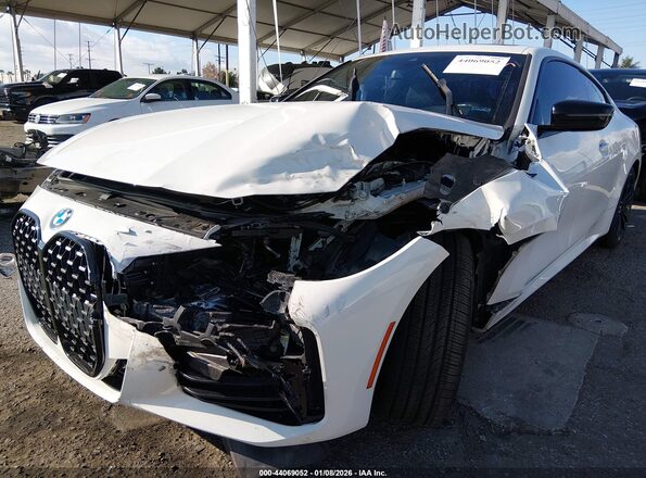 WBA83AP02NCK07160 2022 BMW M4 Белый Вид спереди