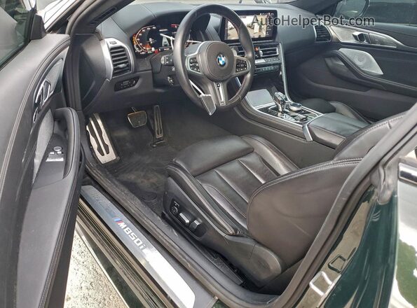 WBABC4C00PCL83317 2023 BMW M8 Green Widok deski rozdzielczej