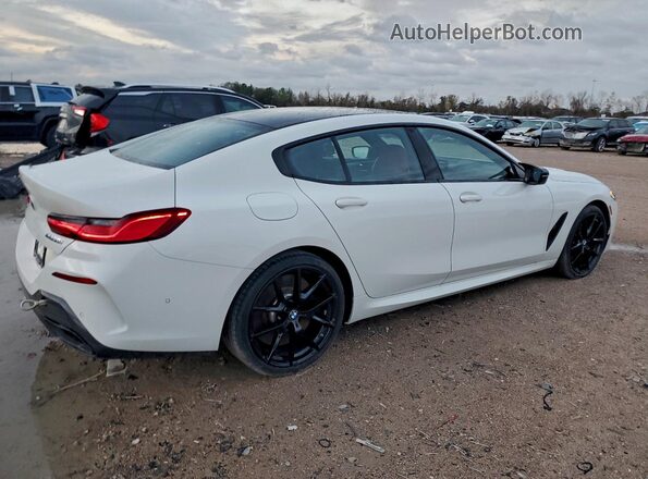 WBAGV8C00PCL59929 2023 BMW M8 White Trasero derecho