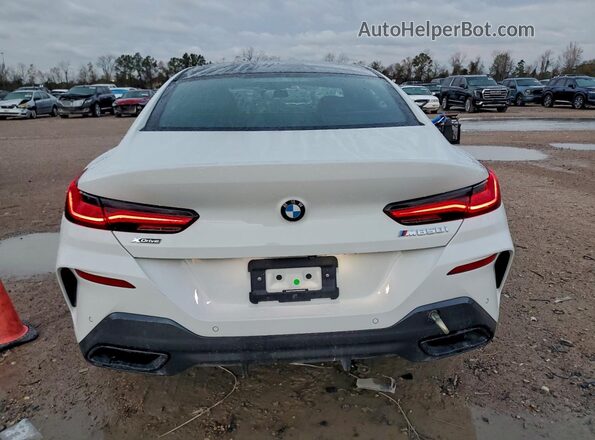 WBAGV8C00PCL59929 2023 BMW M8 White Vista trasera