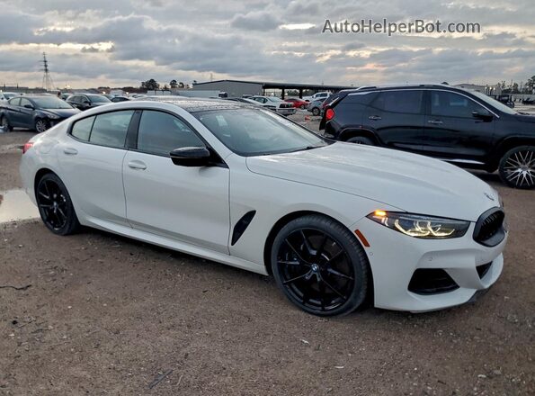 WBAGV8C00PCL59929 2023 BMW M8 White Delantero derecho