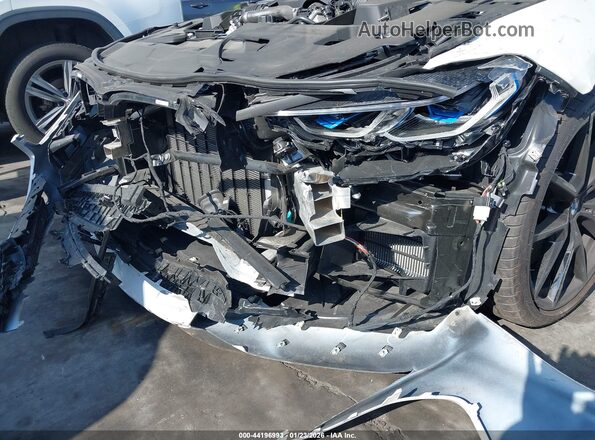 WBAGV8C02SCU51505 2025 BMW M8 White 