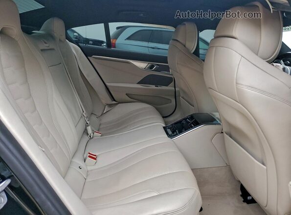 WBAGV8C04NCH67611 2022 BMW M8 Черный Вид задних сидений