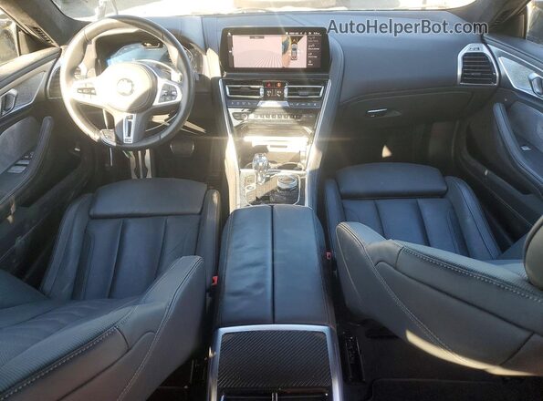 WBAGV8C04SCU26668 2025 BMW M8 Silver Vista del salpicadero