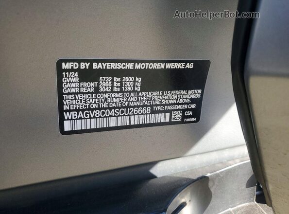 WBAGV8C04SCU26668 2025 BMW M8 Silver Vista de la etiqueta del VIN