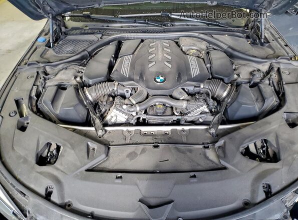 WBAGV8C06NCH89965 2022 BMW M8 Черный Вид задней части салона