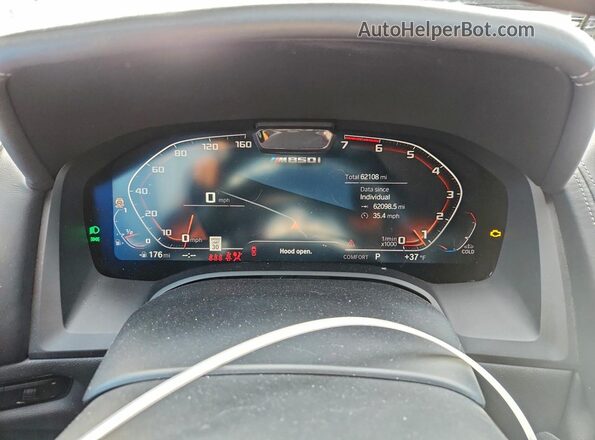 WBAGV8C06NCH89965 2022 BMW M8 Черный Вид щитка приборов