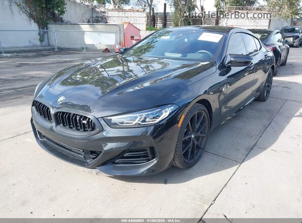 WBAGV8C09SCU48097 2025 BMW M8 Black Vista tres cuartos delantera izquierda