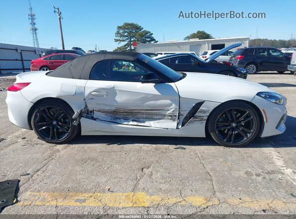 WBAHF3C04LWW56506 2020 BMW Z4 White Vista interior trasera