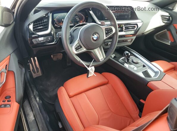 WBAHF3C04SWY47051 2025 BMW Z4 Black Widok deski rozdzielczej