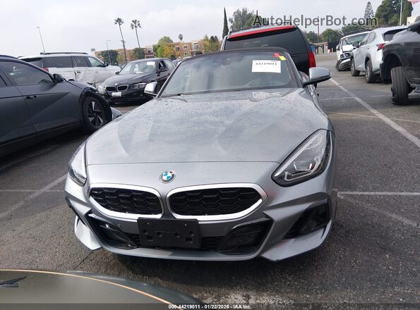 WBAHF3C07TWY51564 2026 BMW Z4 Серый Вид задней части салона