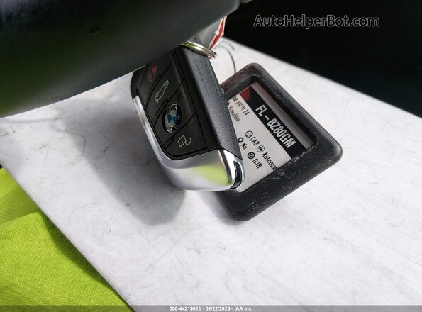WBAHF3C07TWY51564 2026 BMW Z4 Серый Вид панели приборов