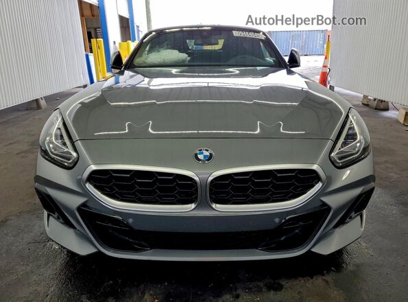 WBAHF3C09TWY50951 2026 BMW Z4 Серебряный Вид спереди