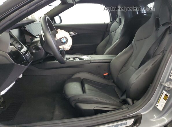 WBAHF3C09TWY50951 2026 BMW Z4 Серебряный 