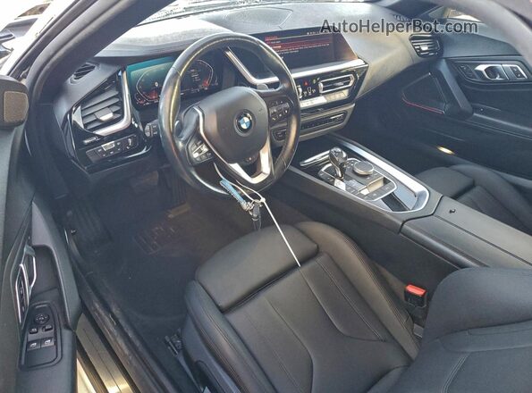 WBAHF3C0XMWX18783 2021 BMW Z4 Белый Вид панели приборов