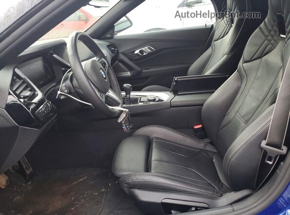WBAHF9C06SWY43523 2025 BMW Z4 Blue Widok wnętrza z przodu