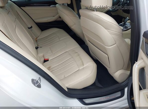 WBAJA5C5XJWA35942 2018 BMW OTHER Белый Вид наклейки с VIN-кодом