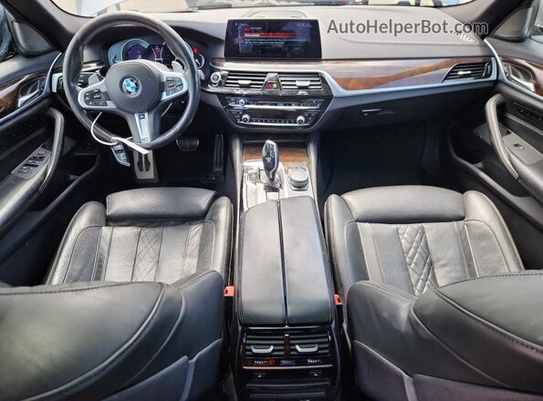 WBAJB9C56JB035431 2018 BMW M5 Серый Вид панели приборов