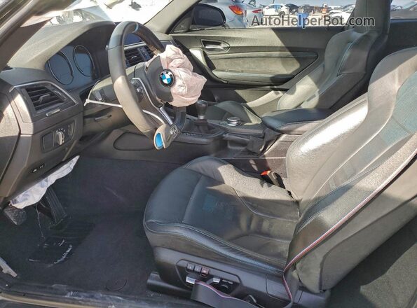 WBS2U7C04L7F36135 2020 BMW M2 Серебряный Вид салона спереди