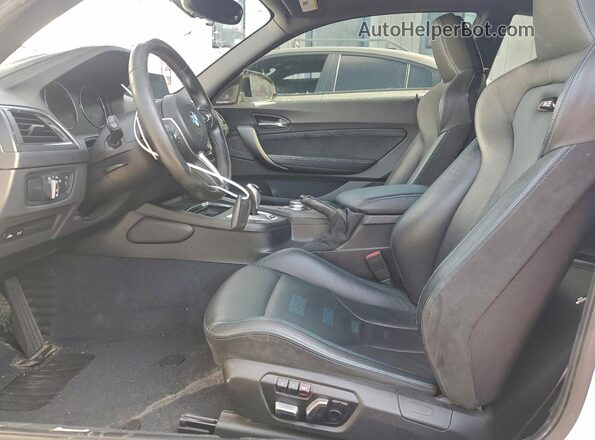WBS2U7C05M7H04687 2021 BMW M2 Белый Вид салона спереди