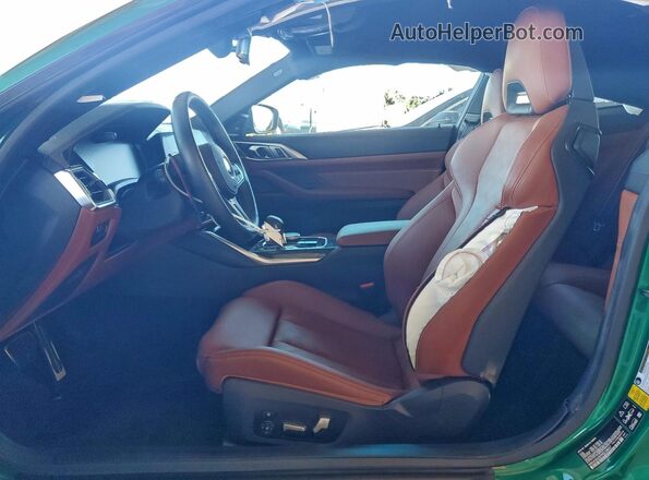 WBS43AZ07PCL18037 2023 BMW M4 Зеленый Вид салона спереди