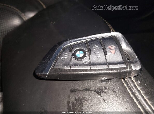 WBS83CH09PCM71985 2023 BMW M5 Gray Engine compartment view