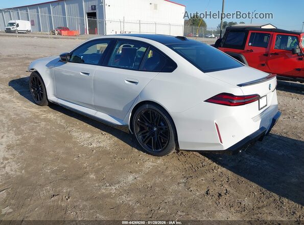 WBS83FK02TCW43178 2026 BMW M5 White Trasero izquierdo